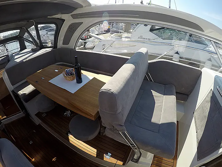 Marex 320 Aft Cabin Cruiser - Marex 320 ACC