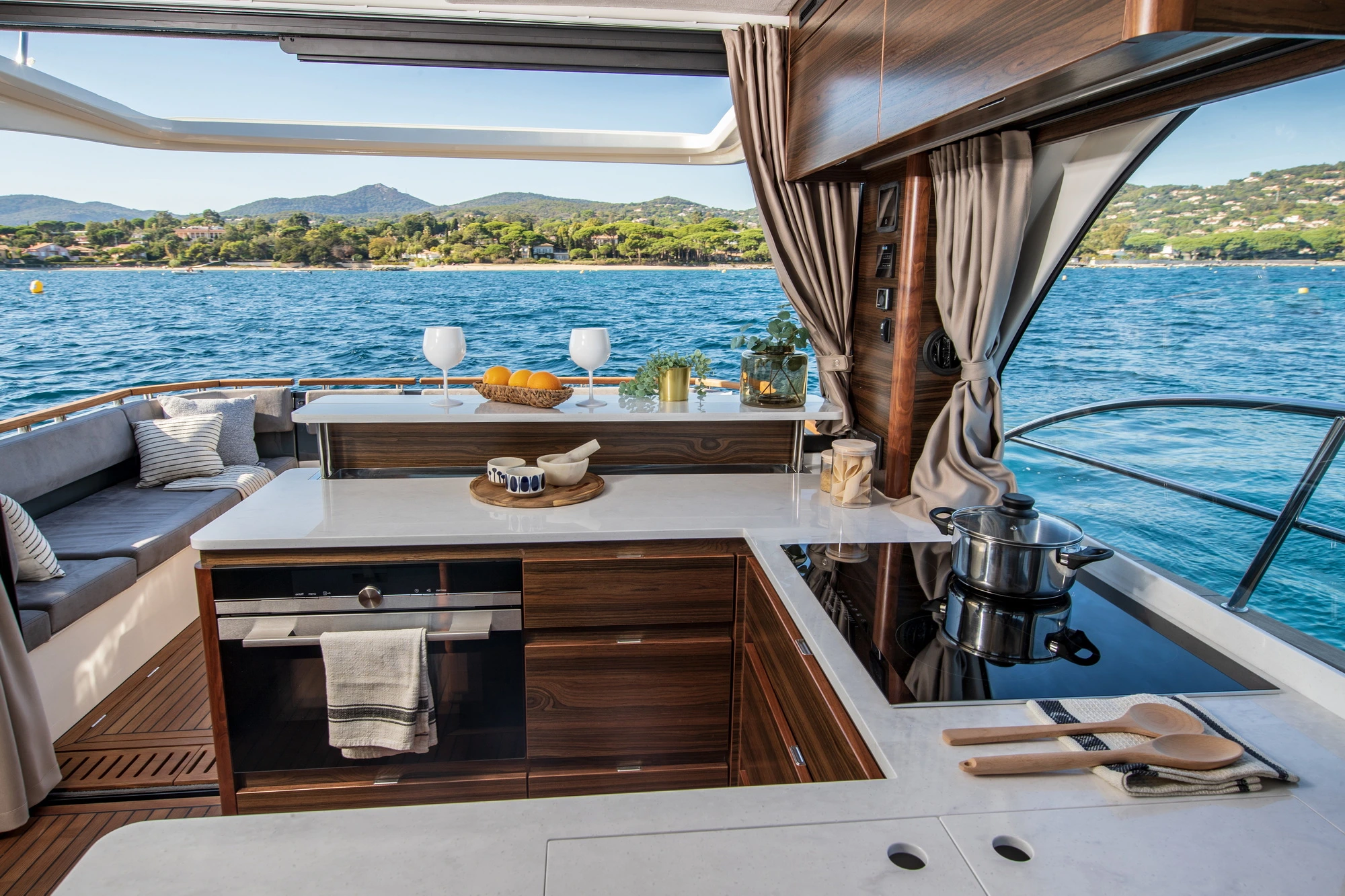 Kitchen-Marex-440-Gourmet-Cruiser